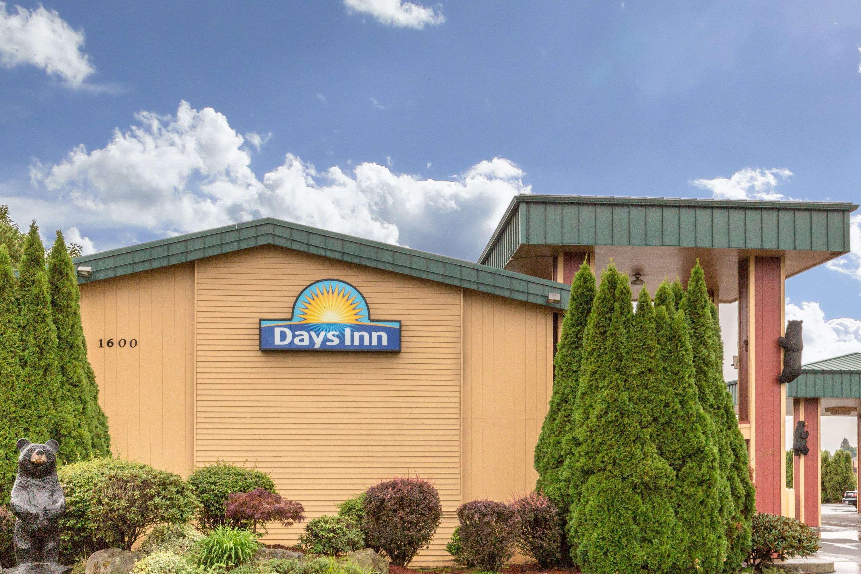 Days Inn By Wyndham Black Bear Salem Exterior foto